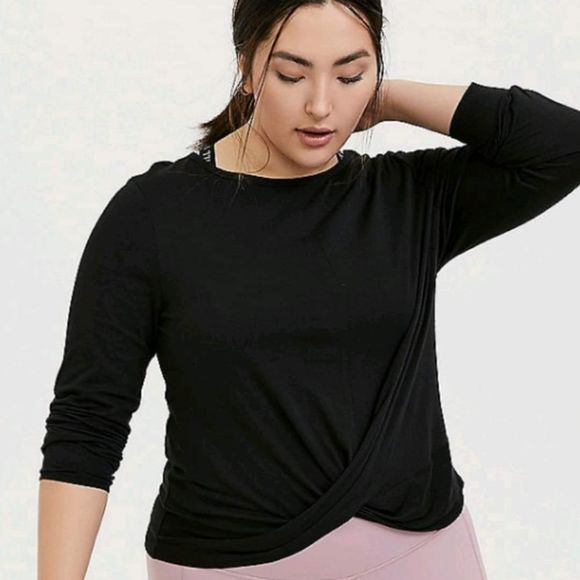 torrid Tops - Torrid Active black twist front wicking crop